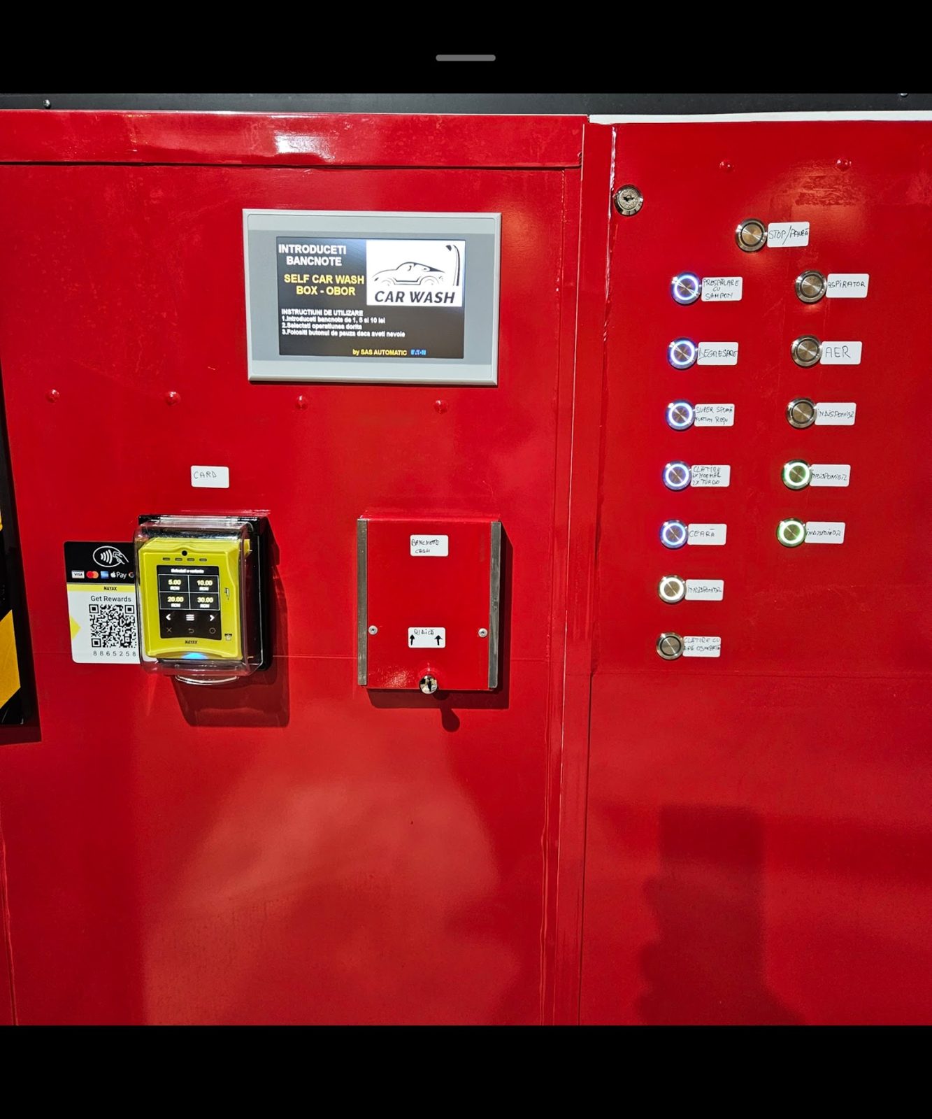 Terminal de plată contactless și acceptor de bancnote la Self Car Wash